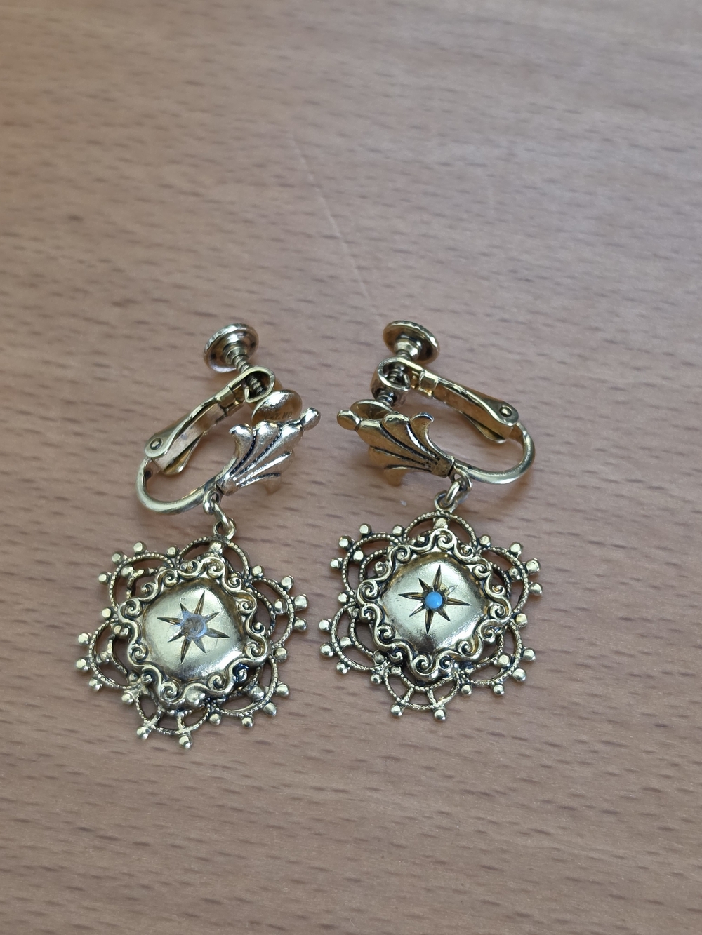 Vintage Screw Back Faux Gold Turquoise Earrings